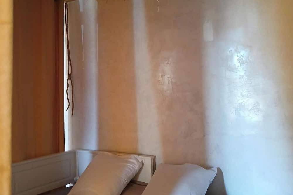 Entire apartment, Port & Beach view 10min walk. Appart. 50m2 & terrace 15m2 Carnon Plage ouest in Carnon-Plage, Palavas-les-Flots