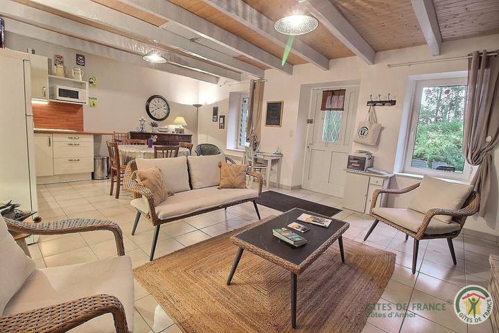 Gîte pour 4 personnes, avec Terrasse ainsi que Jardin et Vue à Saint-Connec