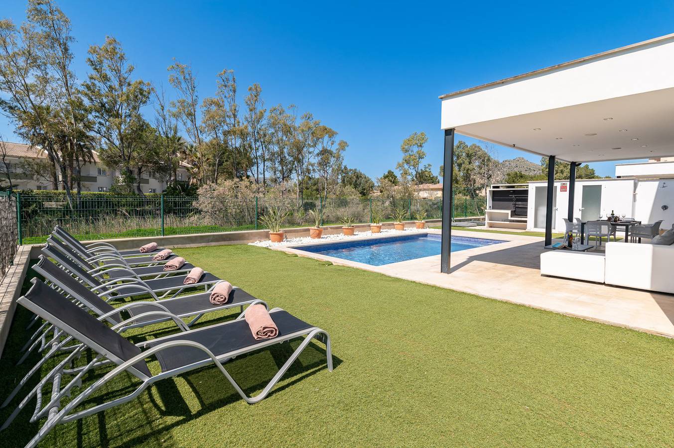Beach Villa Cosins 1 Mel by Sealand Villas in Playa de Muro, Muro
