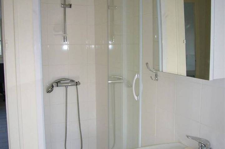 Gîte pour 5 personnes, avec jardin dans Plage Saint-Colomban - 4