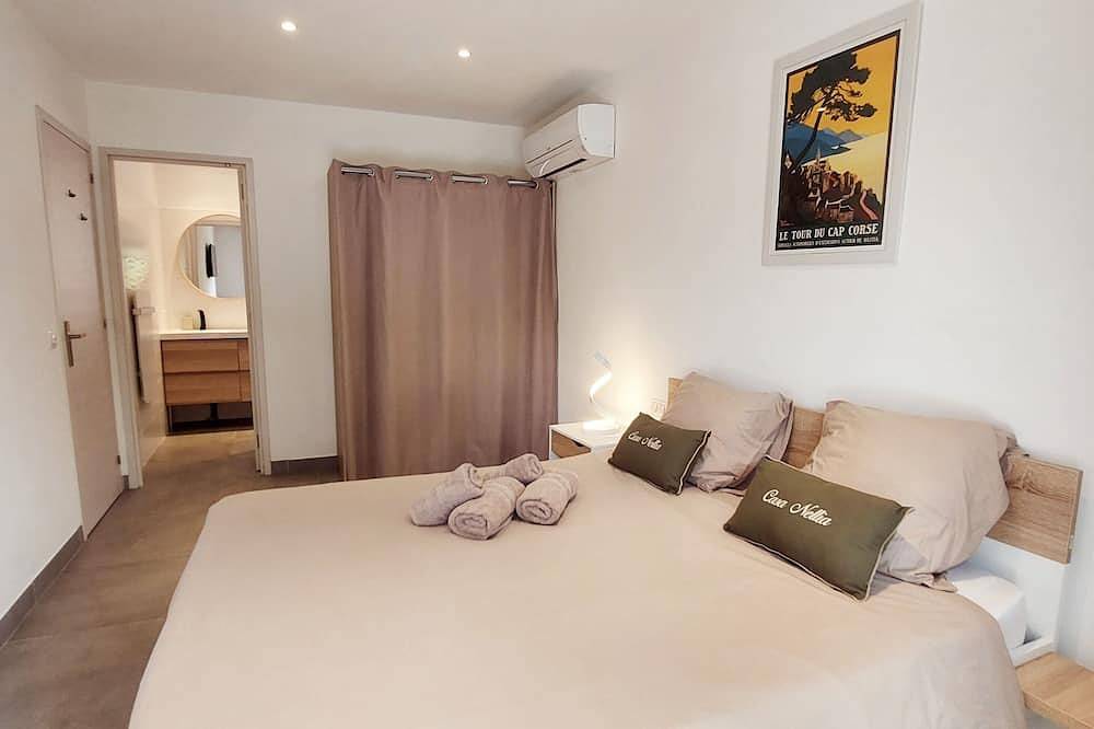\"Casa Nellia - New luxury villa - Sainte Lucie de Pv. Heated swimming pool. in Zonza, Distrito de Sartène