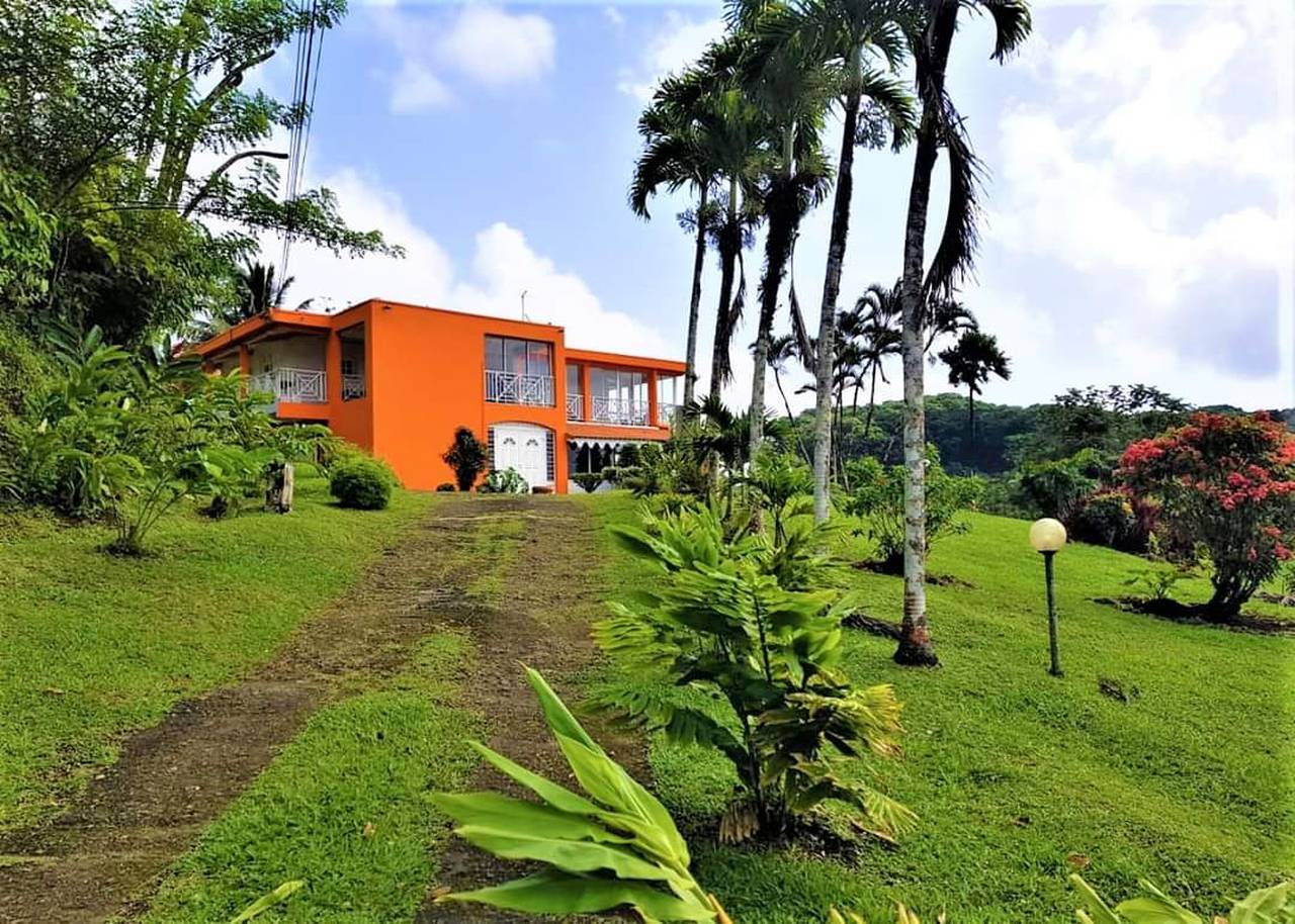 Geräumiges Haus in Saint-Joseph mit Meerblick in Saint-Joseph (Martinique), Martinique