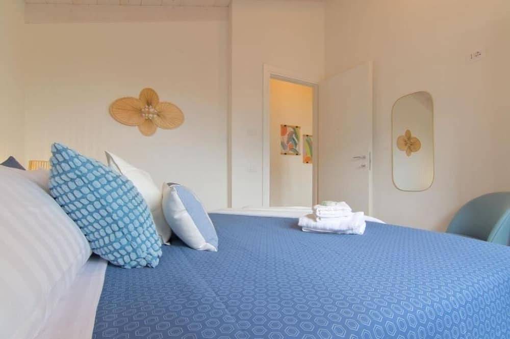 Ganze Wohnung, Penthouse Iseo lake view in Sale Marasino, Catena Bresciana Occidentale