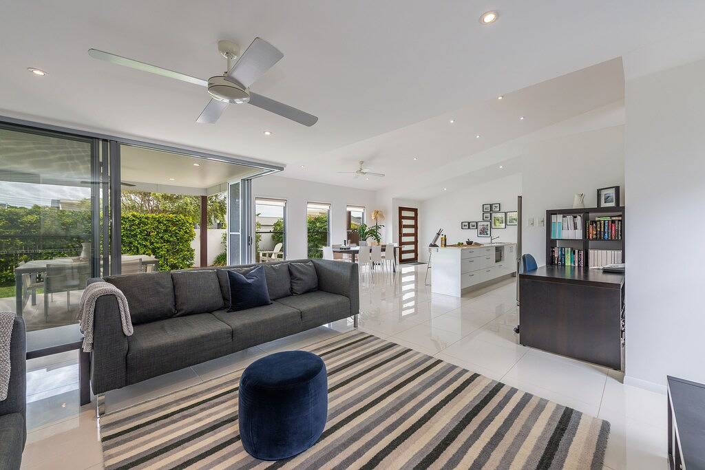 Sands Beach House - Kurzurlaub am Strand, Wlan, Bettwäsche, umzäunter Garten in Mount Coolum, Sunshine Coast