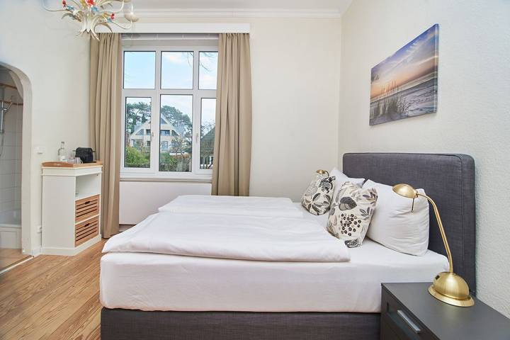 Ferienwohnung für 2 Personen, mit Garten und Ausblick in Niendorf