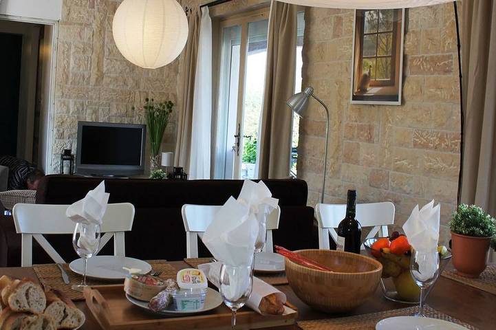 Villa pour 11 personnes, avec balcon ainsi que piscine et jardin dans les Parc national des Cévennes