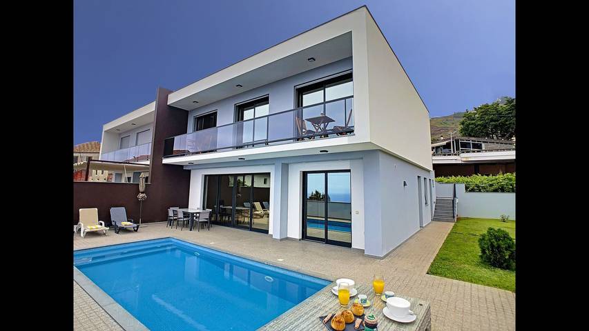 Ferienhaus für 6 Personen, mit Meerblick und Garten sowie Pool - 1