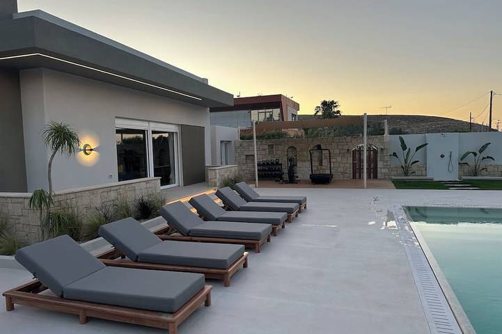 Villa für 8 Personen, mit Whirlpool und Garten sowie Sauna