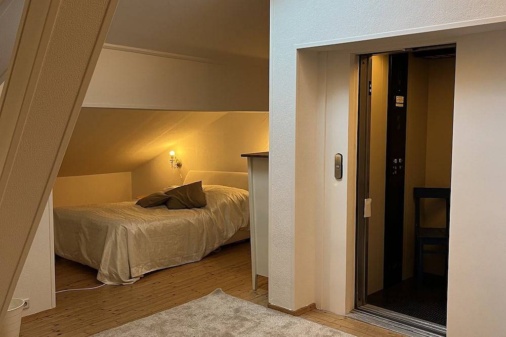 Ganze Wohnung, Schickes Loft-Studio in historischem Bauernhaus in Fuchstal, Romantische Straße