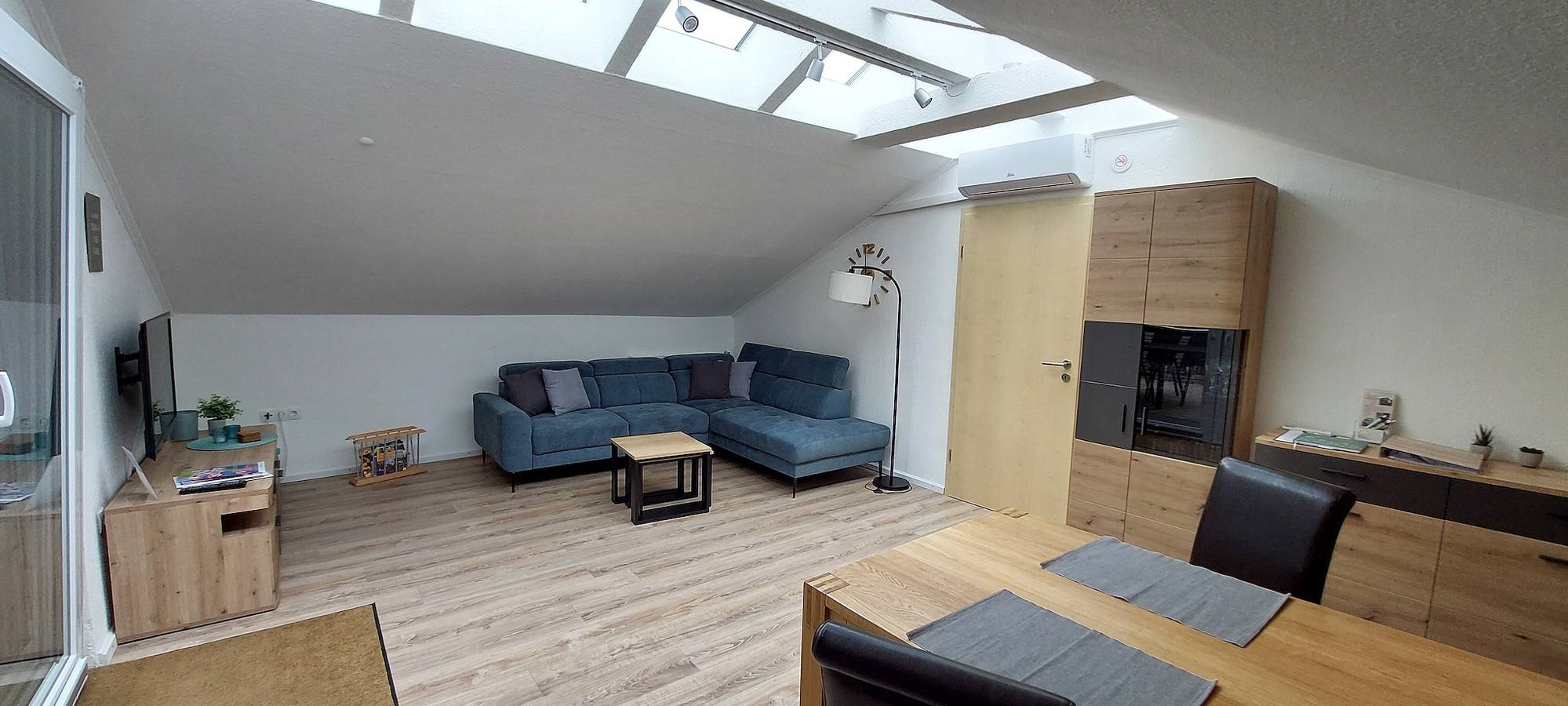 Ganze Wohnung, Ferienwohnung Abel mit Balkon, Wlan, Wallbox und Klimaanlage in Nähe Klinikum und Rehazentrum in Oldenburg, Niedersachsen