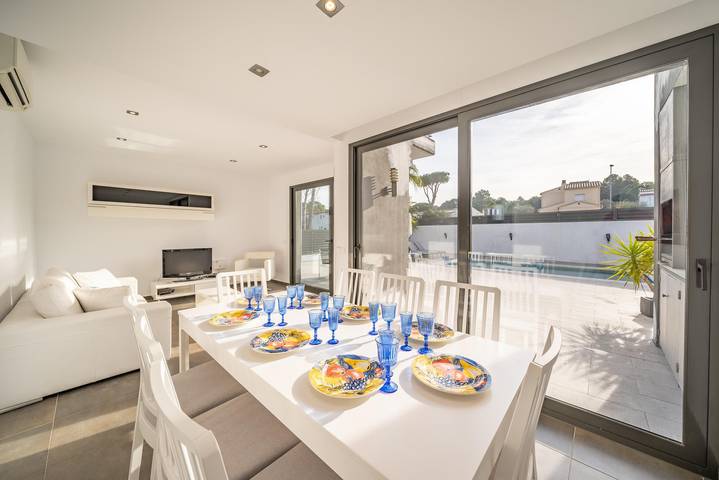 Casa rural para 9 personas, con Balcón además de Terraza y Jardín en La Escala - 3