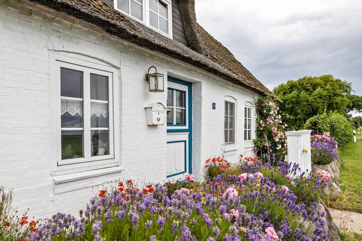 Ganze Wohnung, Ferienwohnung 'Mein Haus Ost' mit Gemeinschaftsterrasse, Gemeinschaftsgarten und Wlan in Pellworm, Nordfriesland