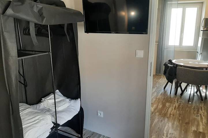Ganze Wohnung, \"Les Iris\" Apt 107, T2 Cosy, 30 m2, 1 bedroom with TV in Bourg-Saint-Andéol, Privas (arrondissement)