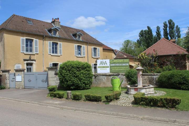 Maison d’hôte pour 3 personnes, avec sauna et vue ainsi que terrasse et piscine à Dampierre-sur-Salon