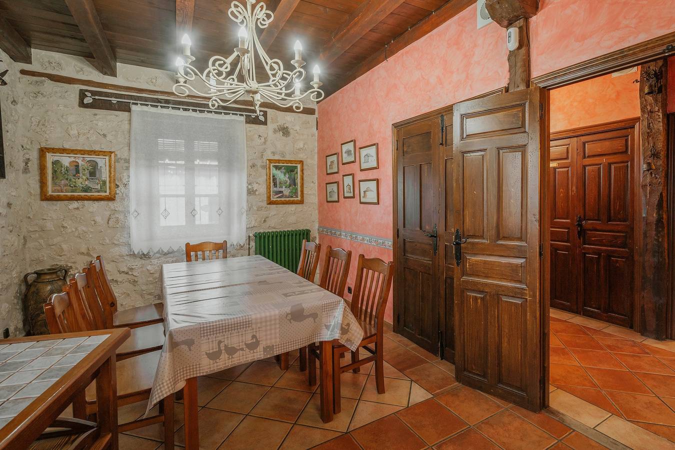 Maison de vacances "La Morada Del Cura" avec jardin privé, balcon et Wi-Fi in Calabazas de Fuentidueña, Province de Ségovie
