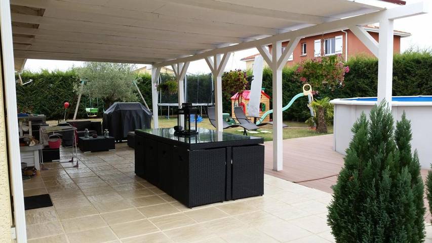 Location de vacances pour 10 personnes, avec jardin ainsi que sauna et piscine dans Beaurepaire - 3