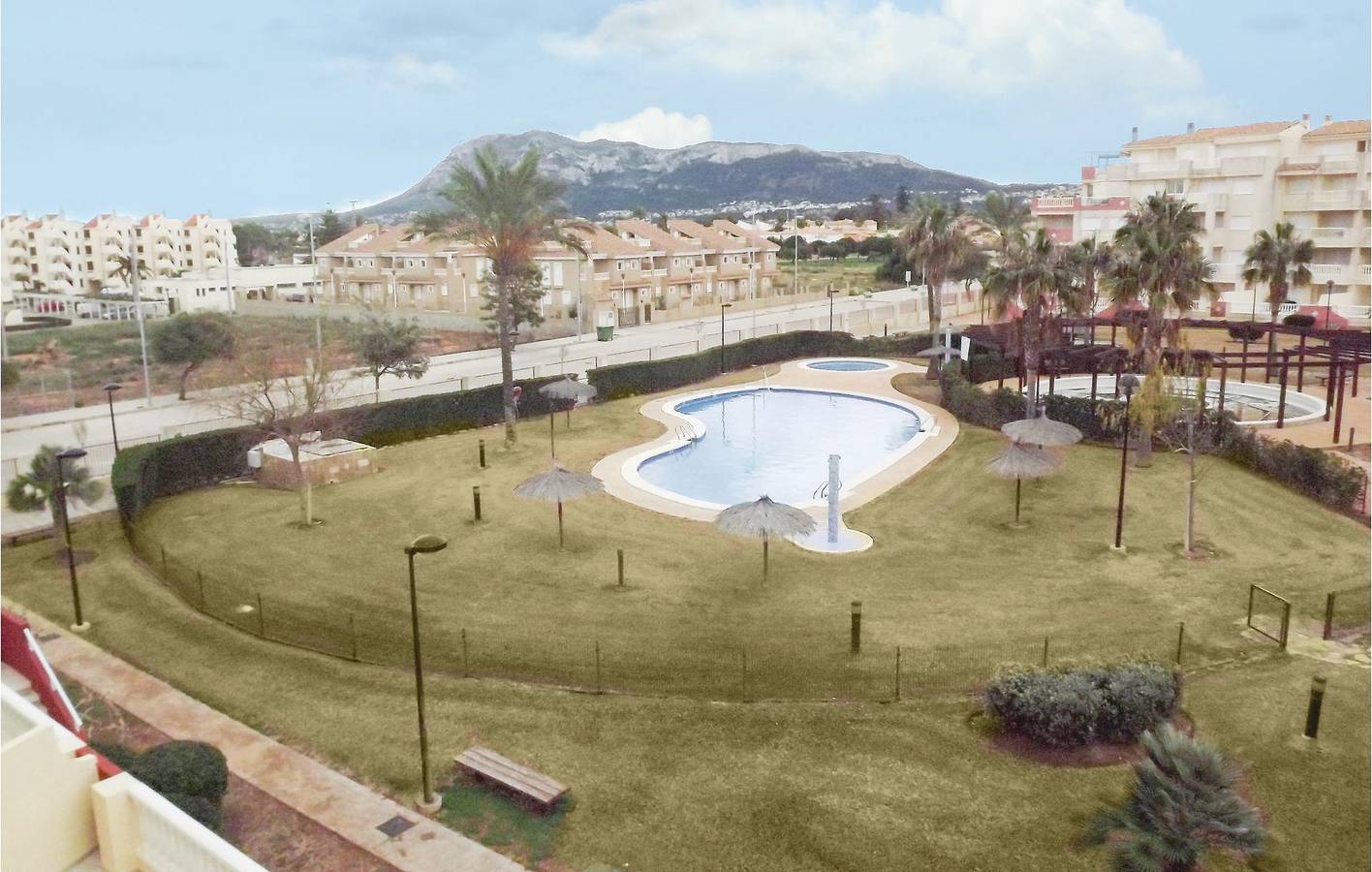 Ganze Ferienwohnung, Appartement am Pool, 500 m vom Strand von Les Bovetes entfernt in Las Marinas, Dénia