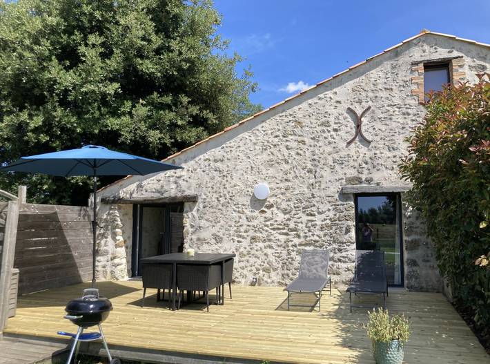 Gîte pour 3 personnes, avec terrasse ainsi que sauna et jardin