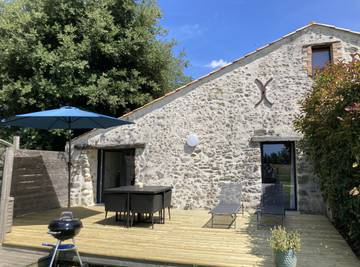 Gîte pour 3 personnes, avec terrasse ainsi que jardin et sauna à Sallertaine