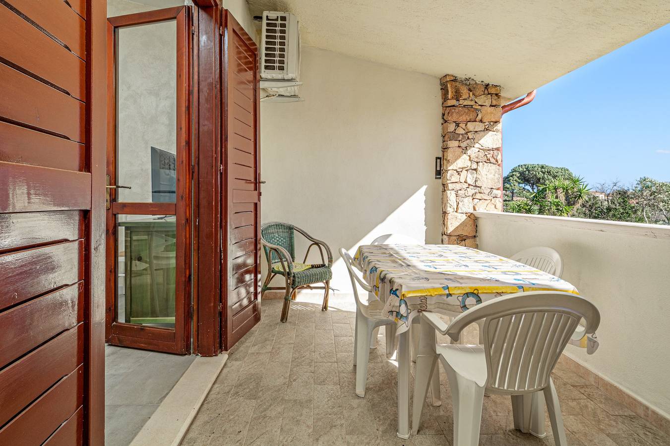 Appartamento intero, Appartamento 'Brezza Marina - Garden' con Terrazza Privata, Wi-Fi e Aria Condizionata in San Teodoro, Olbia-Tempio
