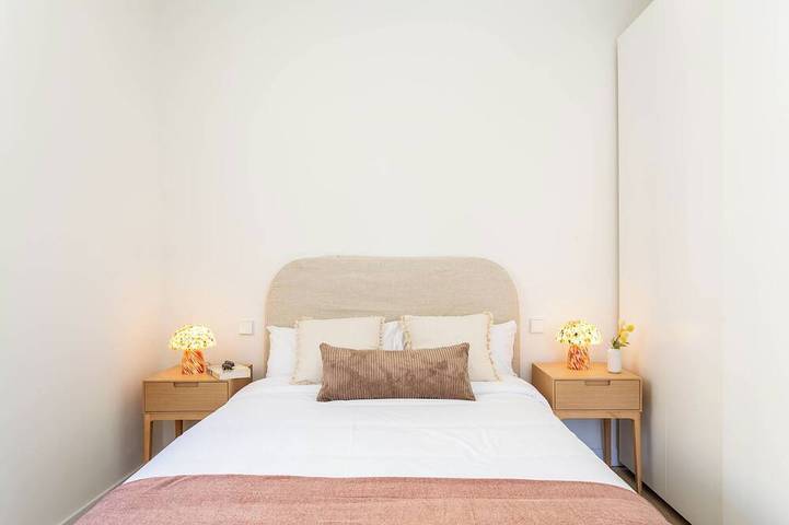 Ganze Wohnung, Willkommen in dieser eleganten und gemütlichen Wohnung im Herzen von Tetuán, einem der authentischsten und verkehrsgünstigsten Viertel Madrids. Ein Raum für Langzeitaufenthalte, mit viel Tageslicht und charmanter Architektur. in Tetuán, Madrid