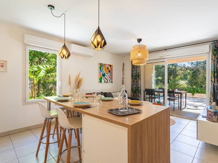 Gîte pour 6 personnes, avec terrasse et jardin dans La Coudoulière - 2