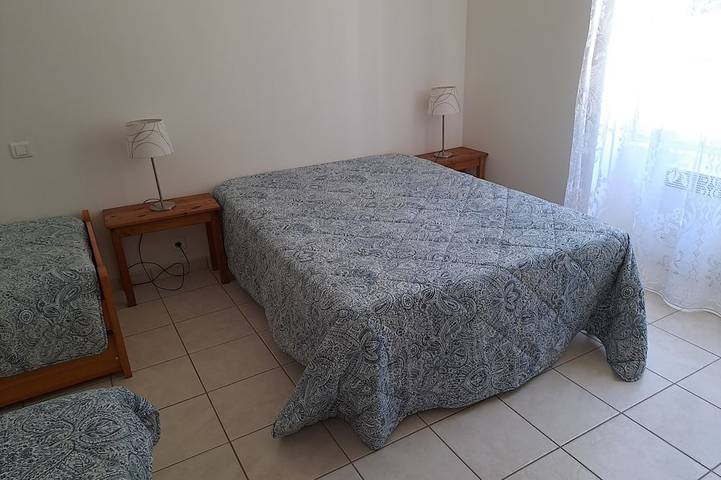 Location de vacances pour 6 personnes, avec jardin et terrasse dans Le Rocher - 2