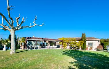 Gîte pour 6 personnes, avec terrasse à Graveson