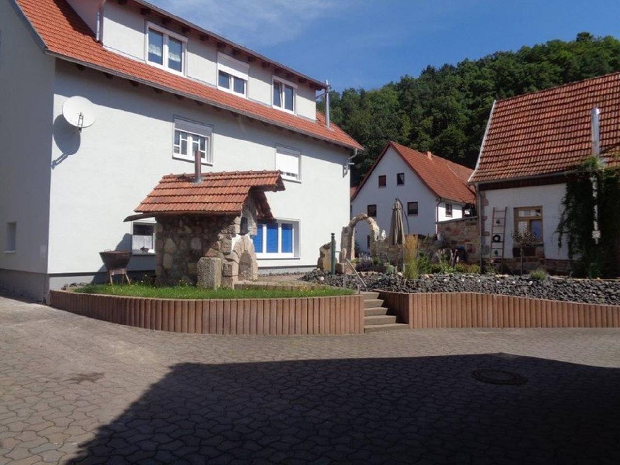 Ganze Wohnung, Ferienhaus „Zur kleinen Kneipe“ - Ferienhaus (80qm) mit Kaminofen und Terrasse in Fladungen, Rhön-Bayern