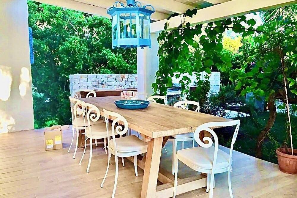 Ostuni Beachfront Villa with Pool & Private Parking, Luxury Holidays in Rosa Marina, Salento