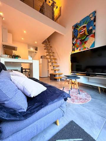 Gîte pour 2 personnes, avec terrasse à Saint-Mitre-les-Remparts