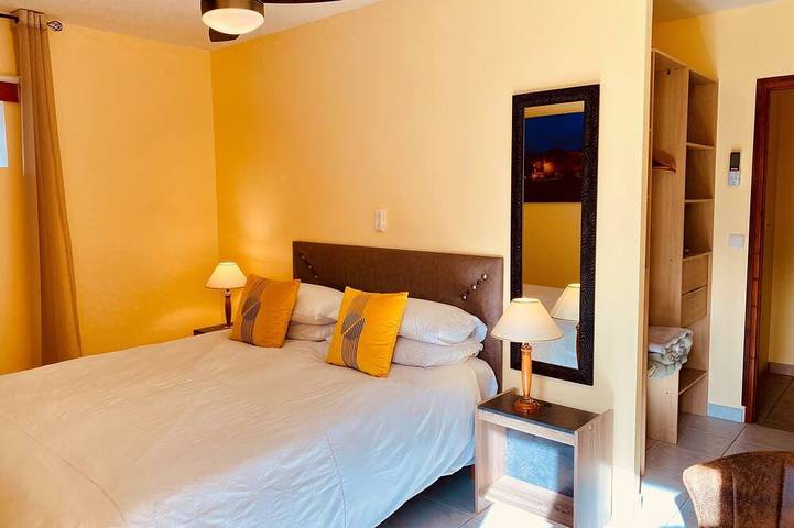 Location de vacances pour 6 personnes, avec jardin à Capdrot - 2