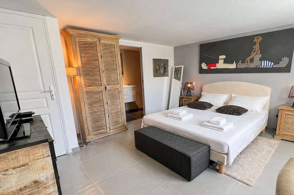 Superb architect villa with heated swimming pool in Loix, Ile de Re