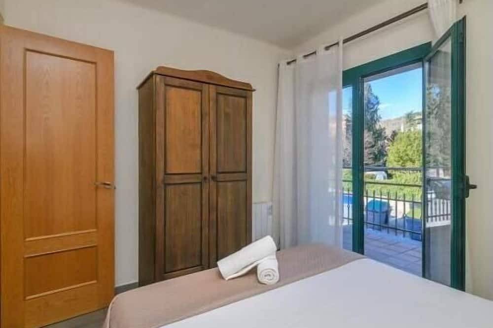 Entire apartment, Apartament Els Plataners in Gualba, Barcelona Inland