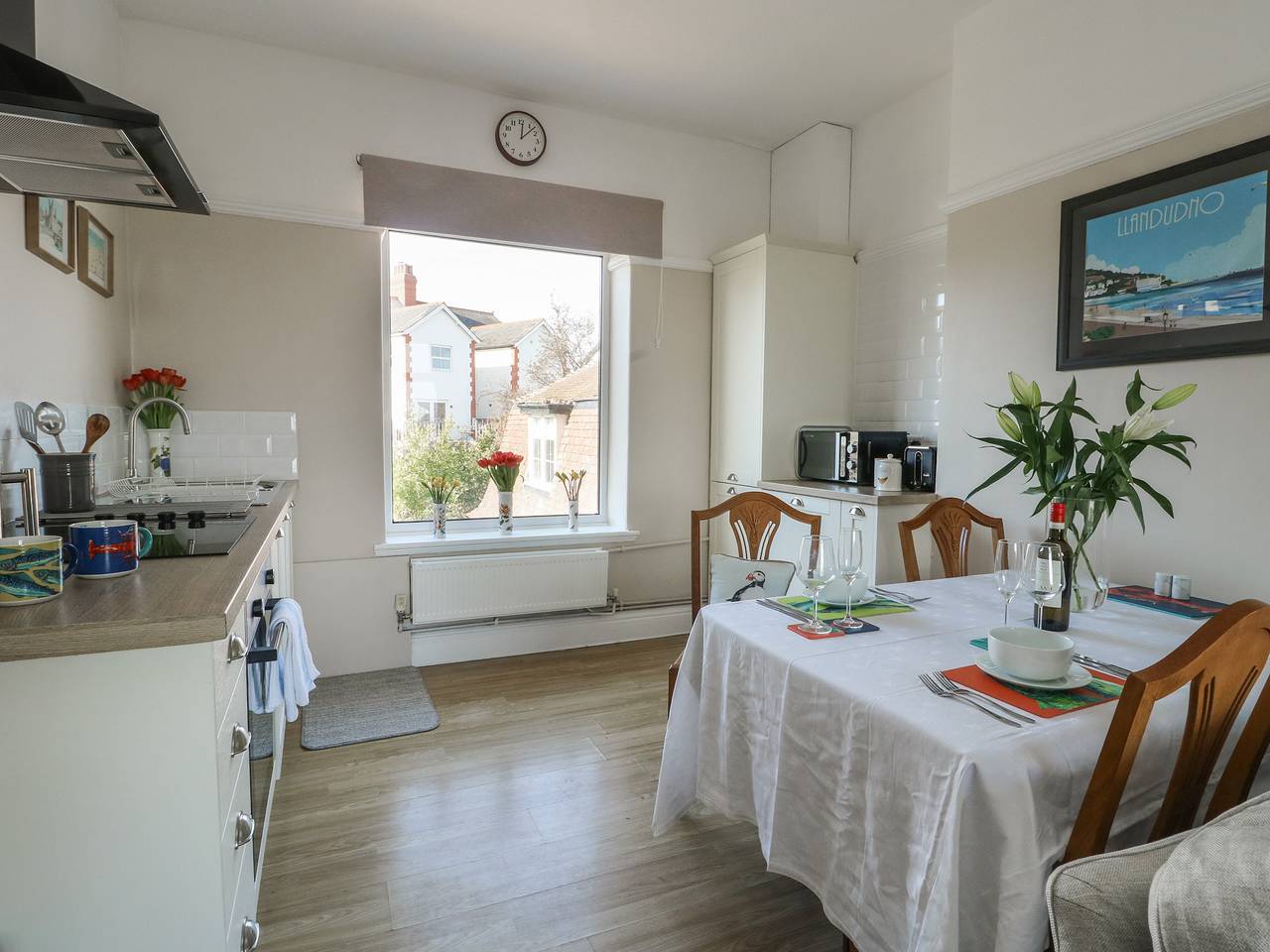 Entire apartment, Rhos Retreat No. 7 in Rhos on Sea, Conwy region