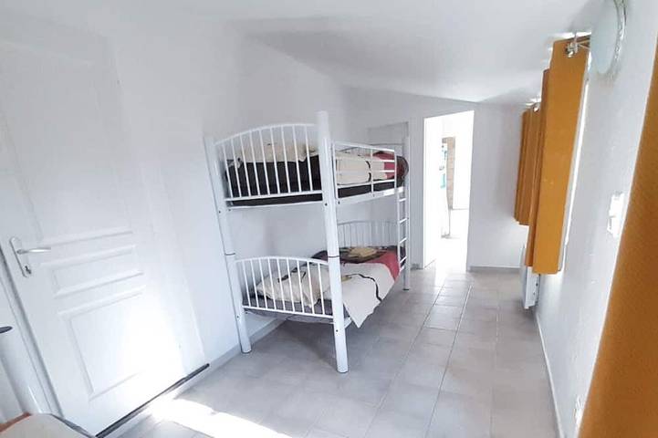 Gîte pour 7 personnes, avec jardin à Redortiers - 3