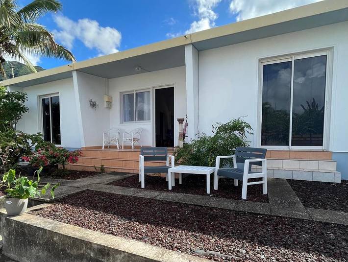 Location de vacances pour 6 personnes, avec jardin ainsi que terrasse et vue à Entre-Deux