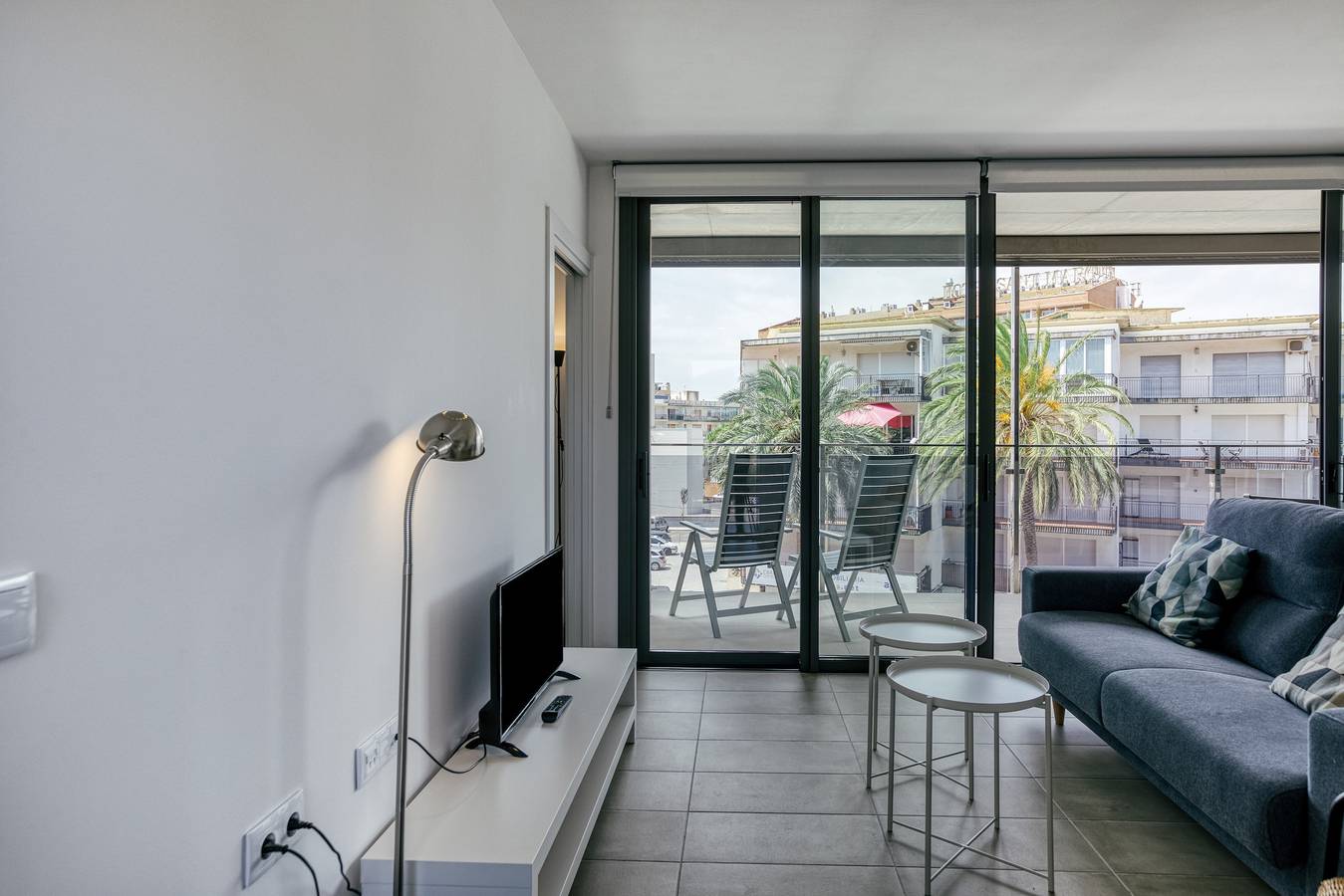 Geheel appartement, Vakantieappartement 'Rostella' nabij strand met zeezicht & Wi-Fi in Platja de Sant Margarida (Roses), Roses
