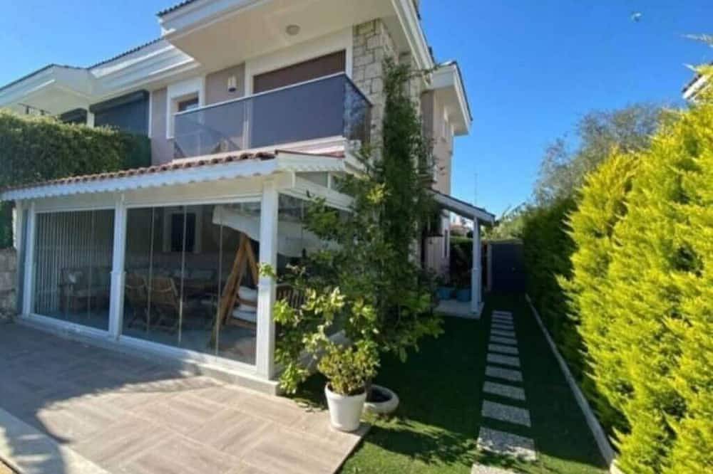 Çeşme'de Aile için Özel Havuzlu Villa! in Alacati, Turkse Egeïsche Zee