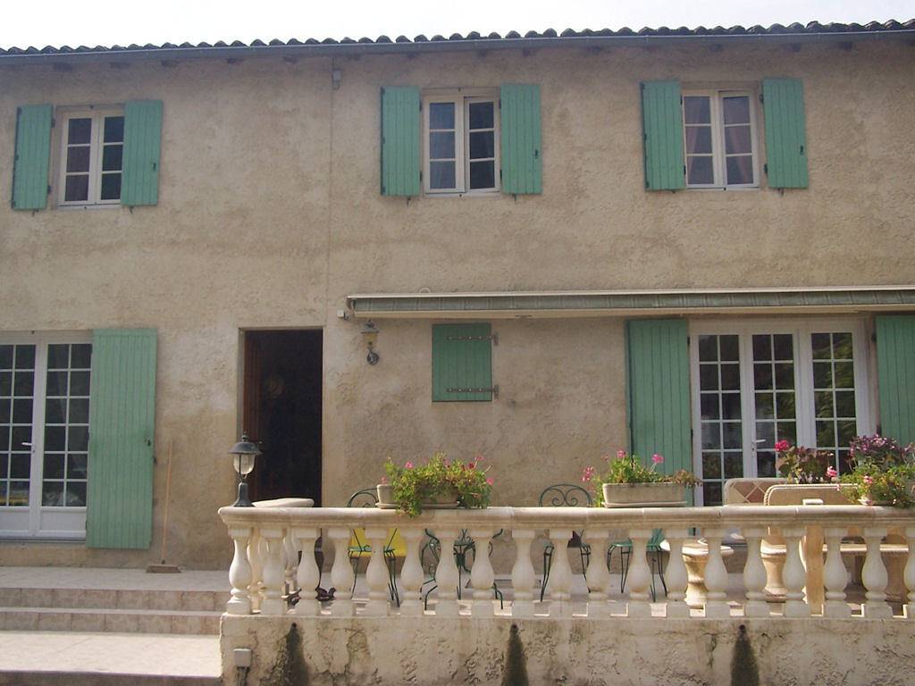 Chez Martine et Jean-Marie - Chambre Les Lauriers in Antezant-la-Chapelle, Région de Saint-Jean-d'Angély
