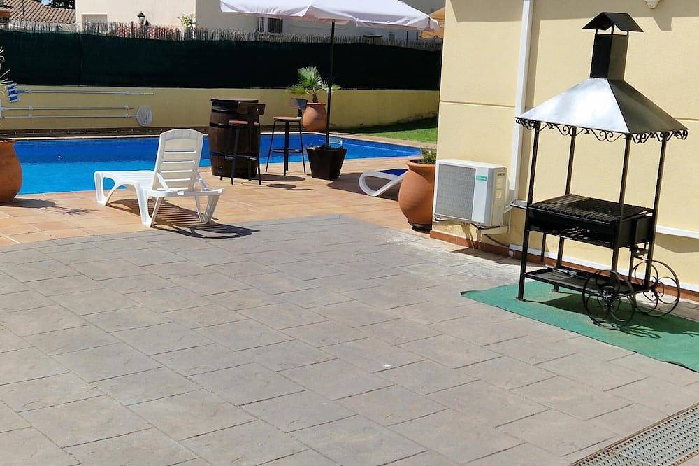 R88 Villa Vista Alegre in Segur de Calafell, Calafell