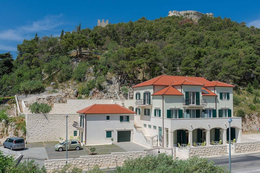 Appartamento vacanze a Isola di Lesina a partire da 225€ a notte