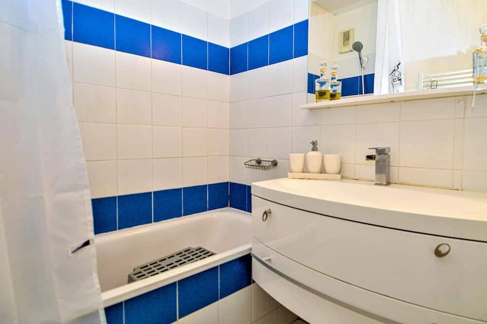 Appartement entier, 2 bedroom gorgeous apartment in Orange in Orange, Vaucluse
