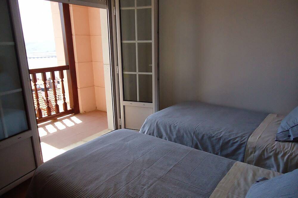 Gran casa de pueblo con magníficas vistas in San Vicente de la Barquera, Oyambre