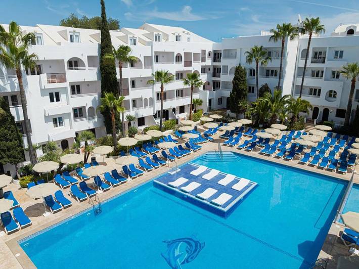 Apartahotel para 2 personas, con piscina para niños además de balcón y piscina en Cala d'Or