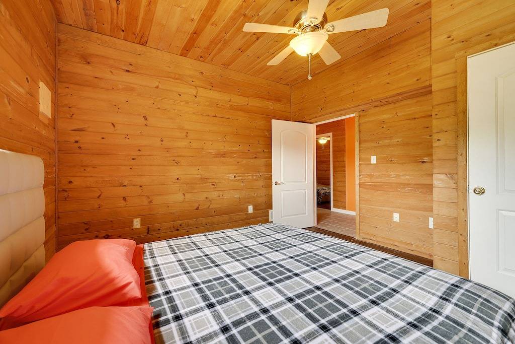 Luxury Lake Front Camelot Villa in Blakeslee, Monroe County (PA)