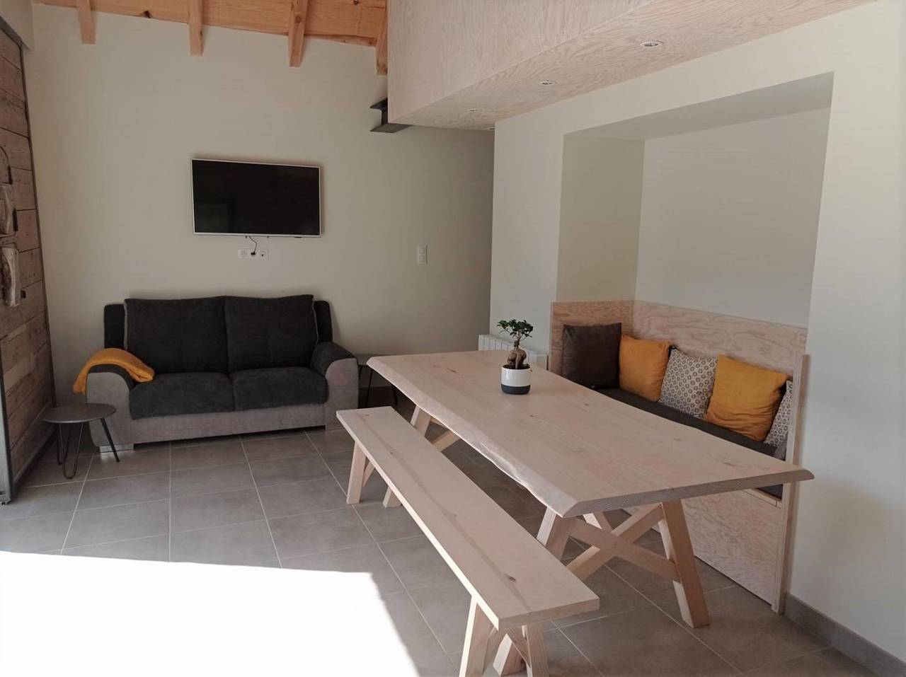 Appartement de vacances entier, La Grange Commeyras à Saint Laurent de Muret in Saint-Laurent-de-Muret, Région de Mende