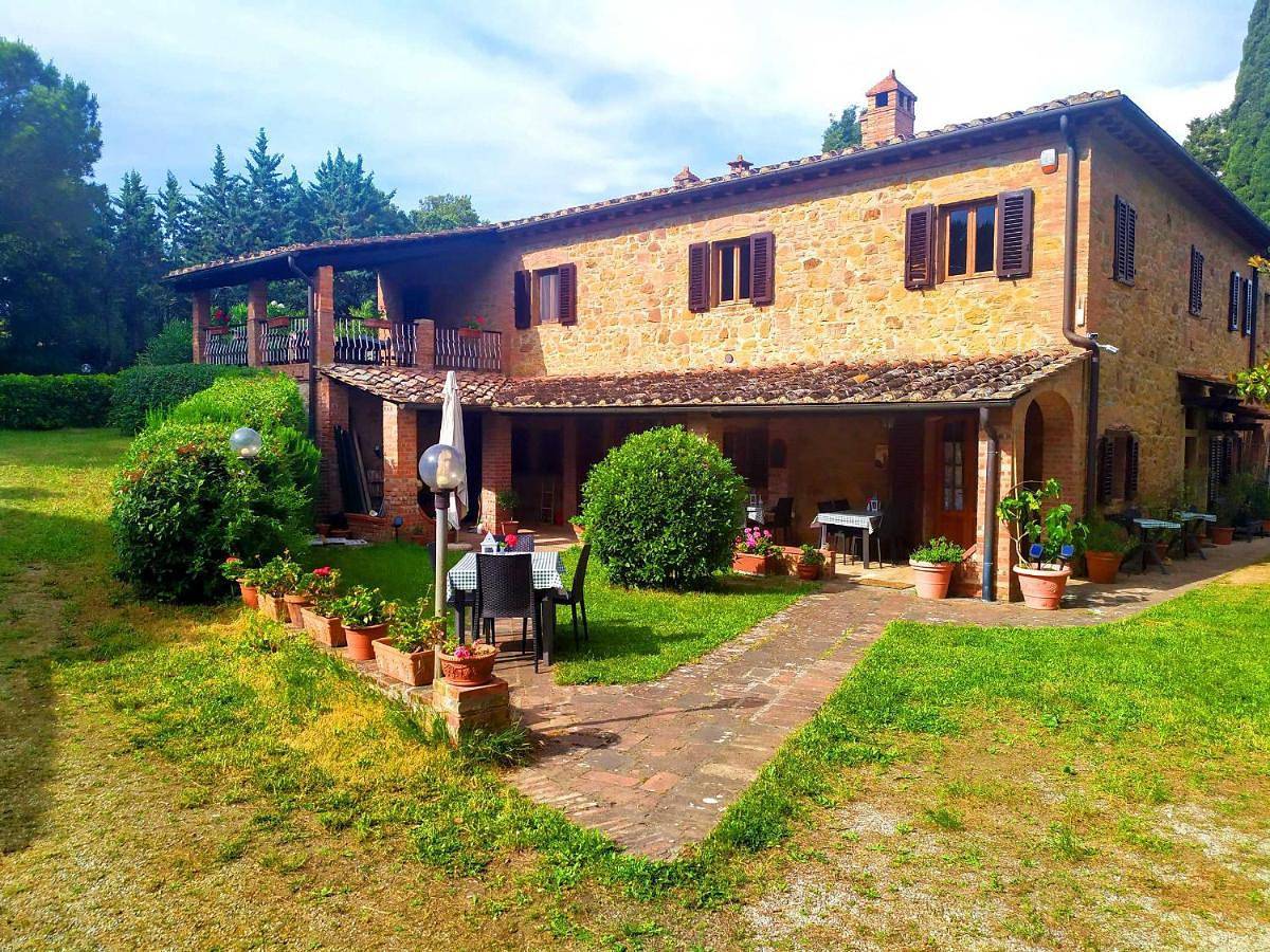 Appartamento intero, Apartment with Terrace in Montaione, Firenze province