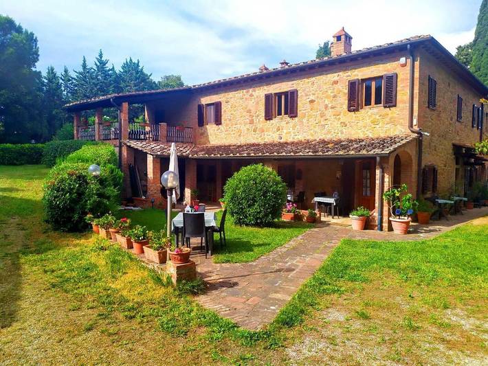 Agriturismo per 4 persone, con Balcone e Terrazza nonché Giardino e Piscina a Montaione