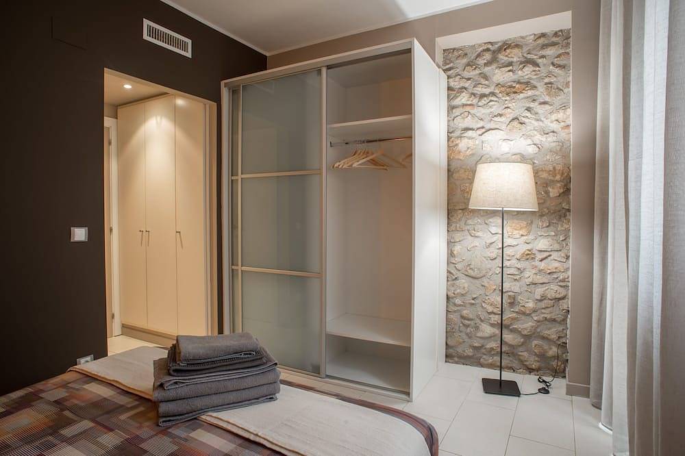 Apartamento entero, Moderno Apartamento con llave inteligente a 2 minutos del Museo Dalí in Figueras, Alt Empordà